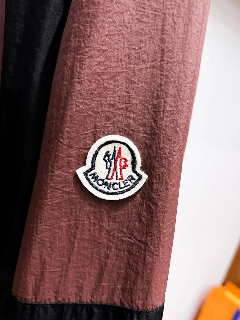 Moncler Outwear Stylish 142143