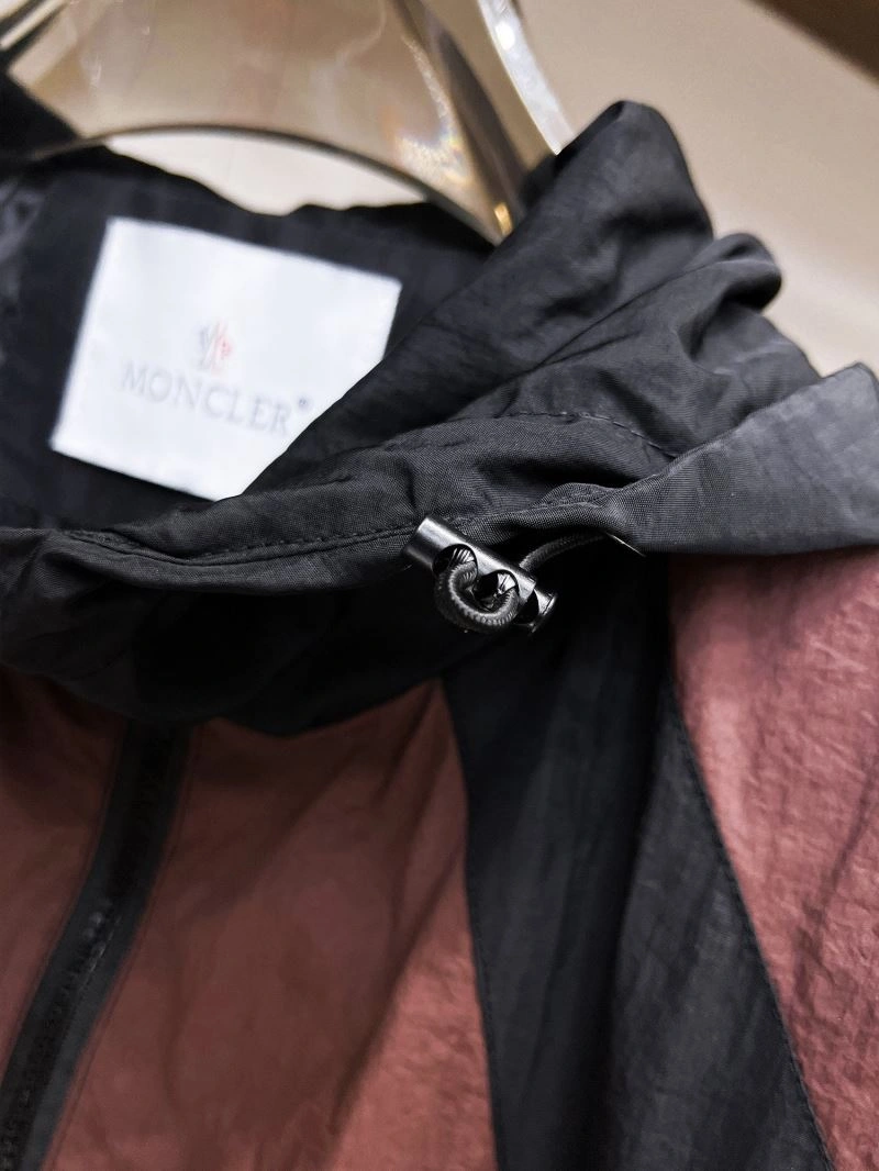 Moncler Outwear Stylish 142143