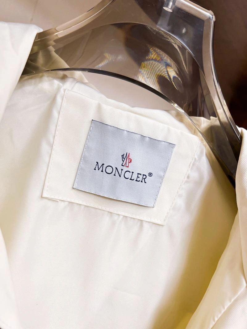 DailyWear Moncler Outwear 142140