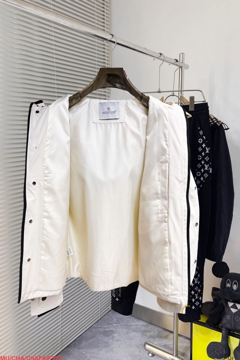 DailyWear Moncler Outwear 142140