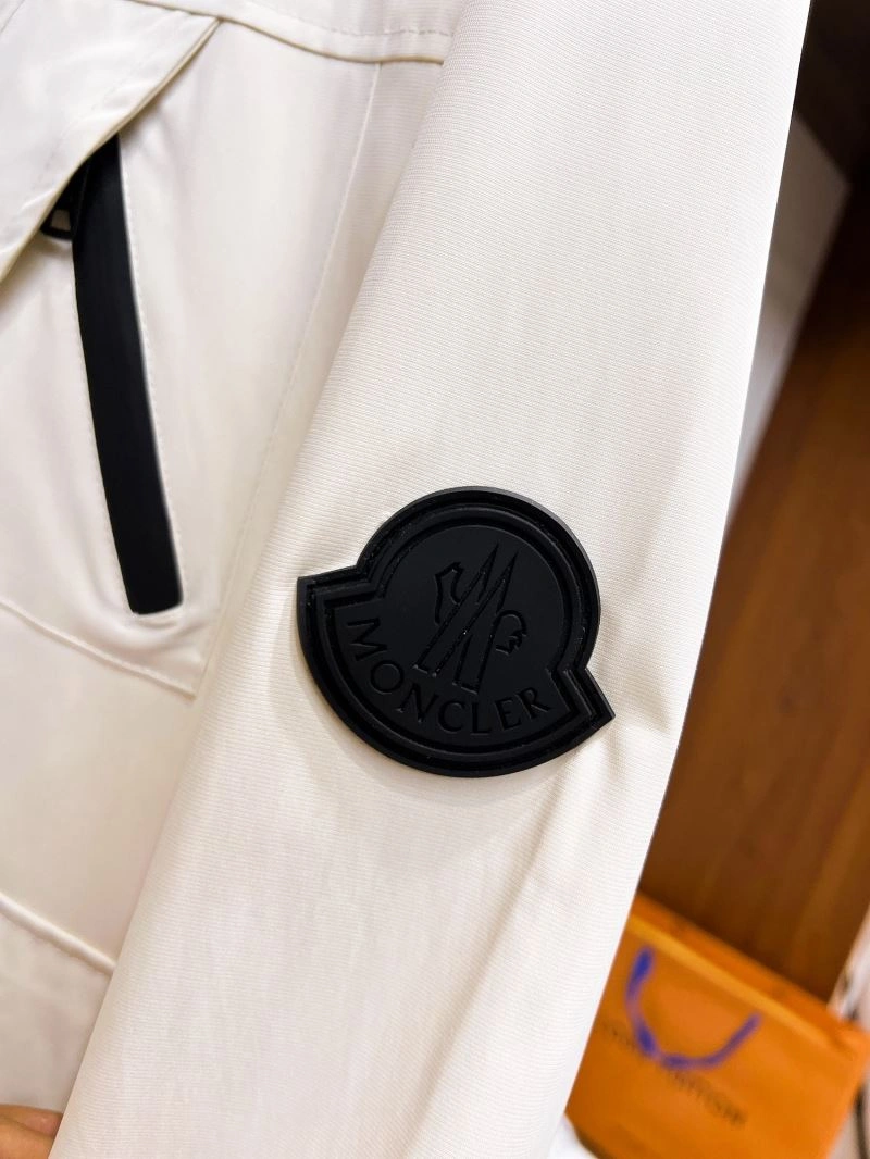 DailyWear Moncler Outwear 142140
