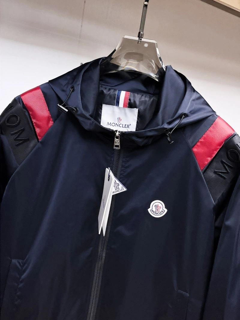 Moncler Outwear AllSeason 142151