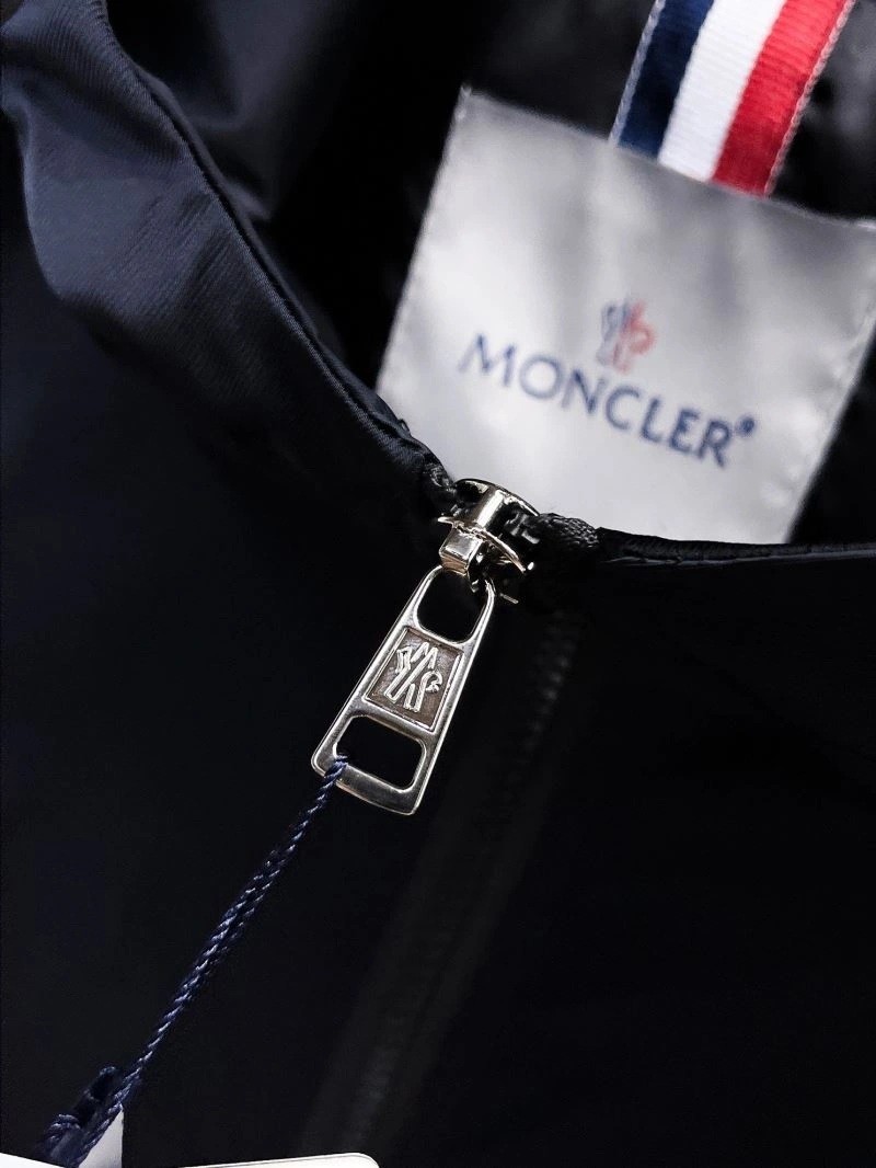 Moncler Outwear AllSeason 142151