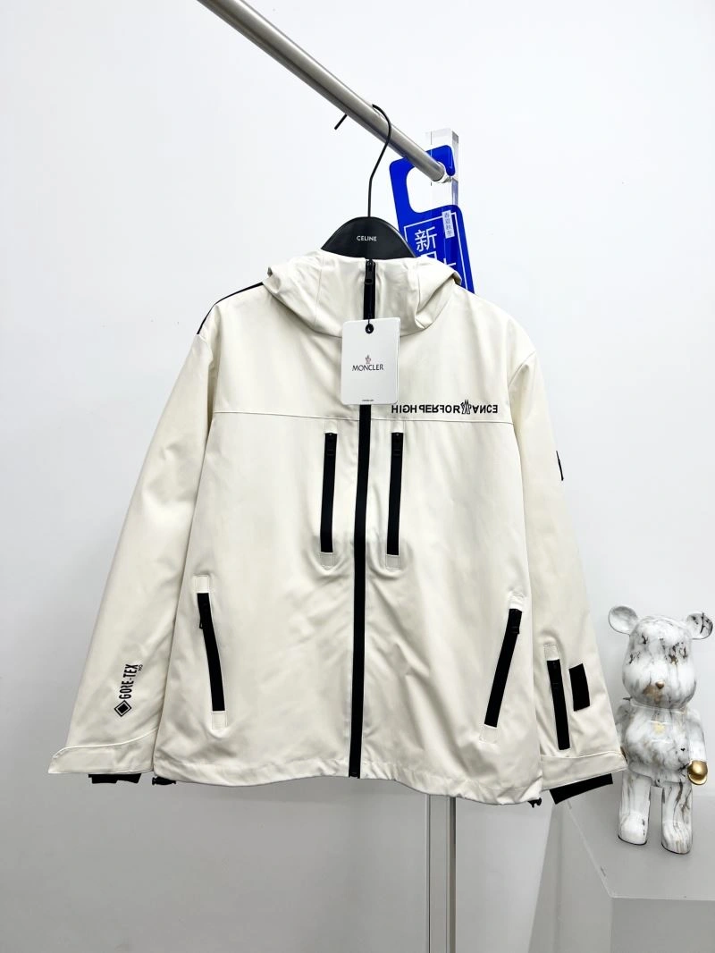 ComfortFit Moncler Outwear 142123