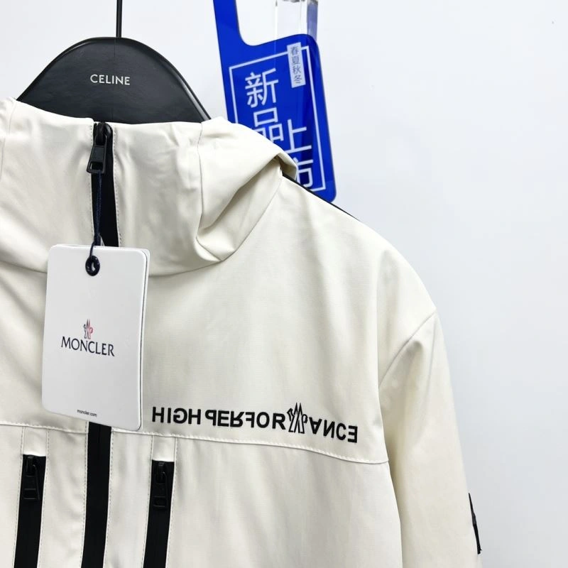 ComfortFit Moncler Outwear 142123
