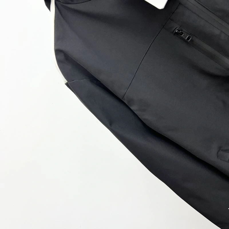 Lightweight Moncler Outwear 142135