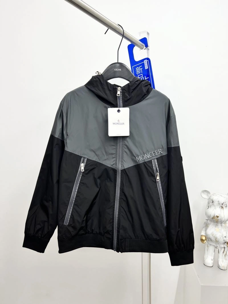 Moncler Outwear Minimalist 142133