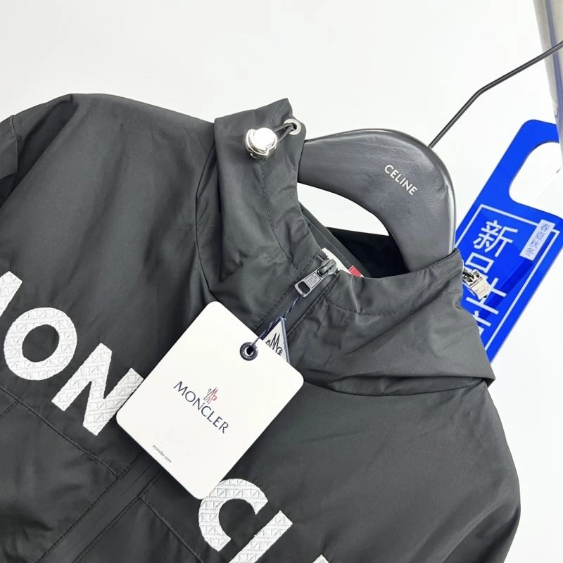 Moncler Outwear ComfortFit 142139