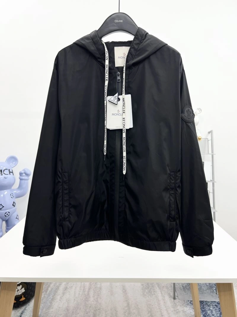 Timeless Moncler Outwear 142138
