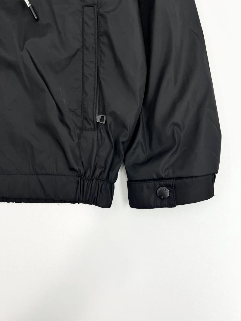 Timeless Moncler Outwear 142138