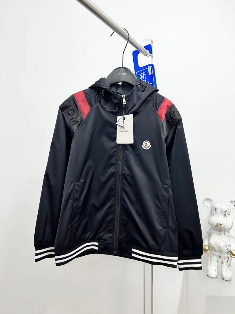 Moncler Outwear WeatherProof 142127