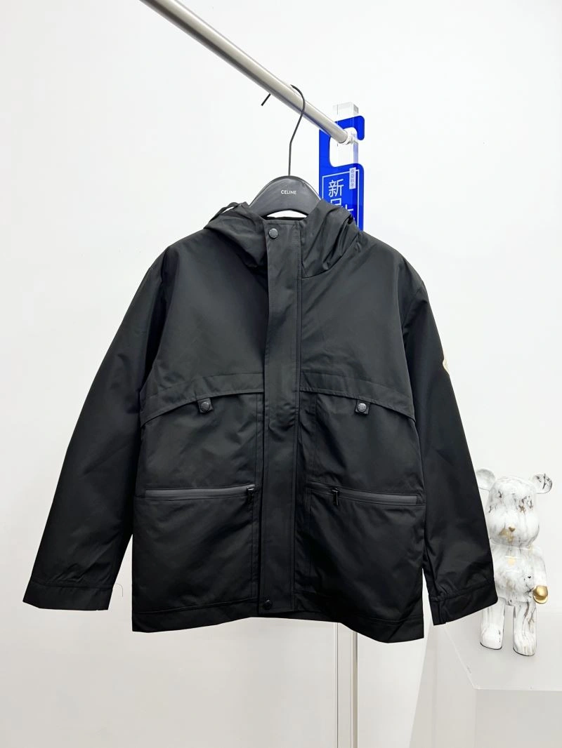 ComfortFit Moncler Outwear 142136