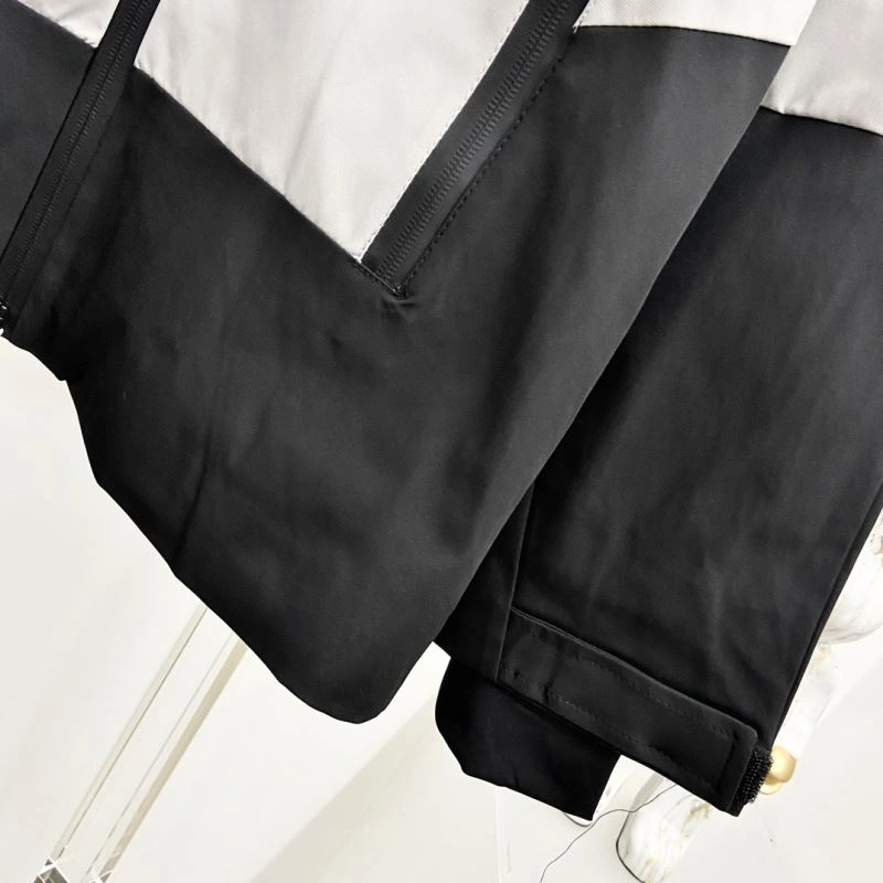 EyeCatching Moncler Outwear 142132