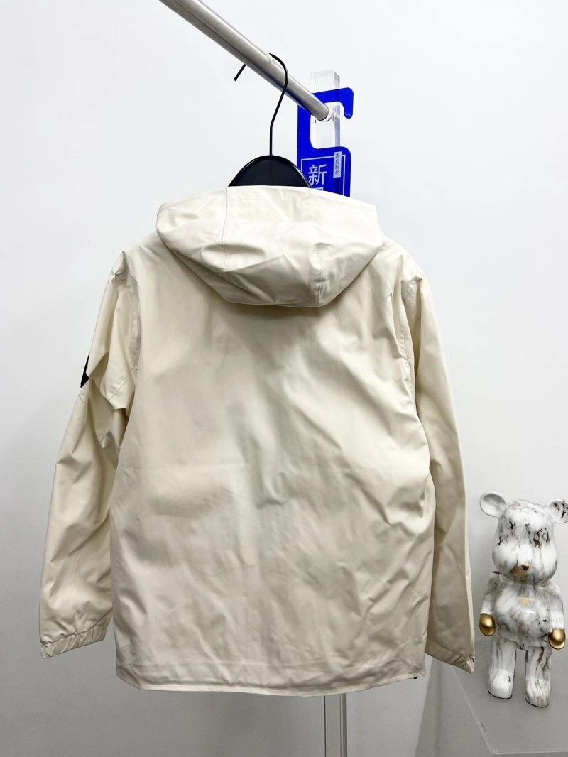 Moncler Outwear Vibrant 142126