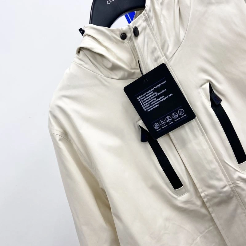 Moncler Outwear Vibrant 142126