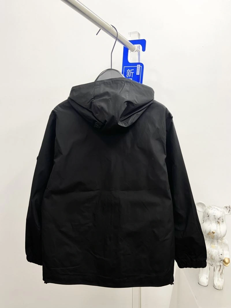 Youthful Moncler Outwear 142128