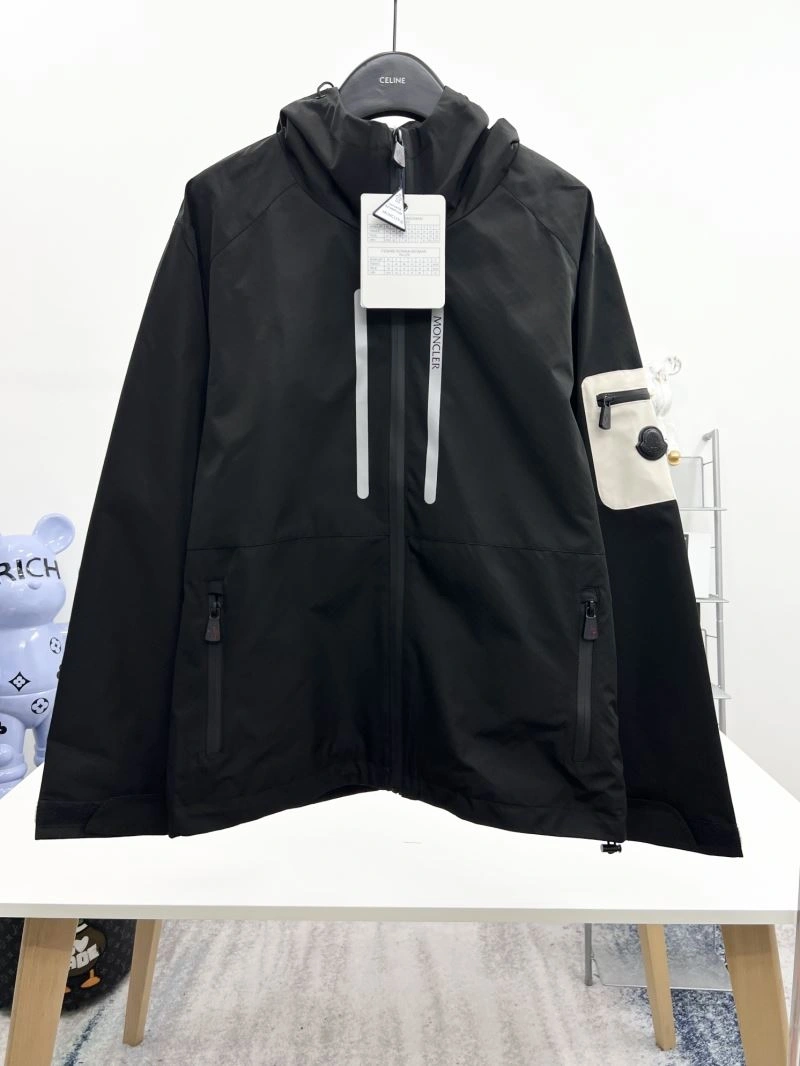 Moncler Outwear Breathable 142131