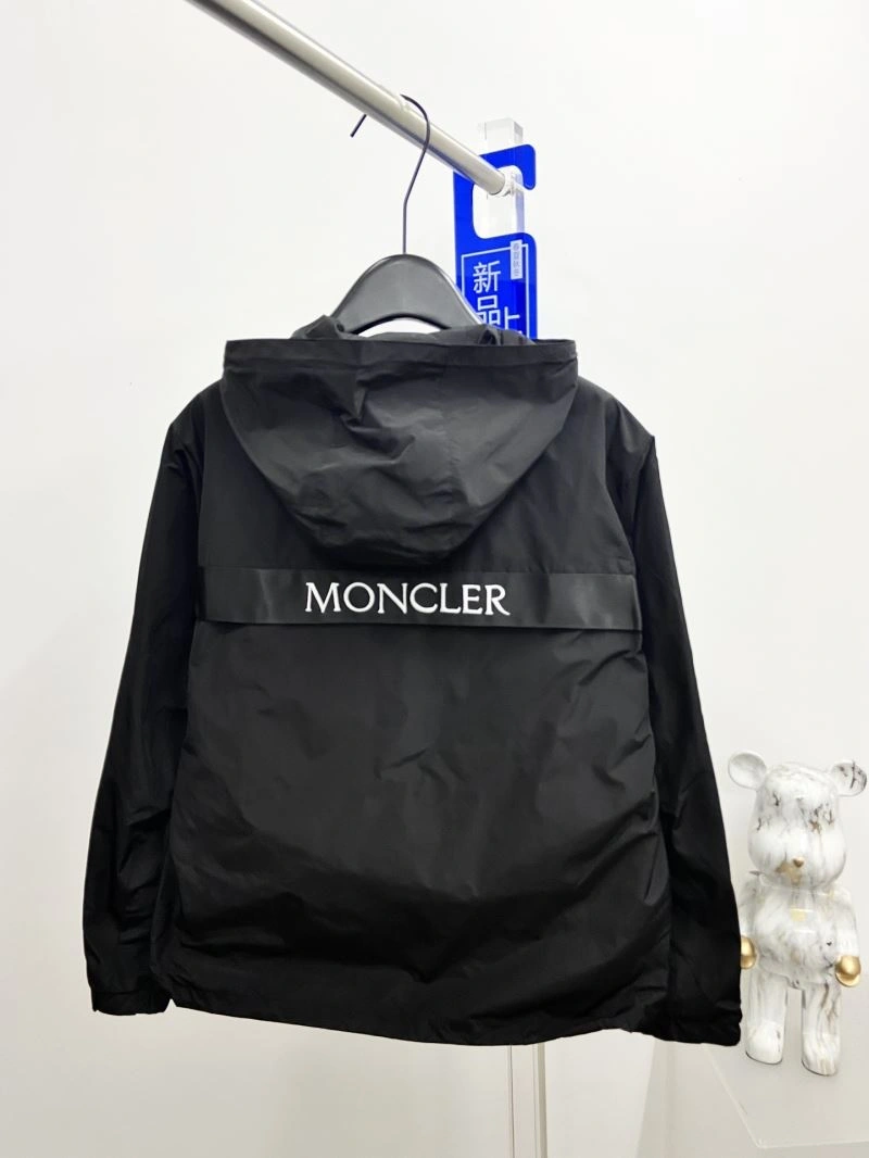 Premium Moncler Outwear 142130