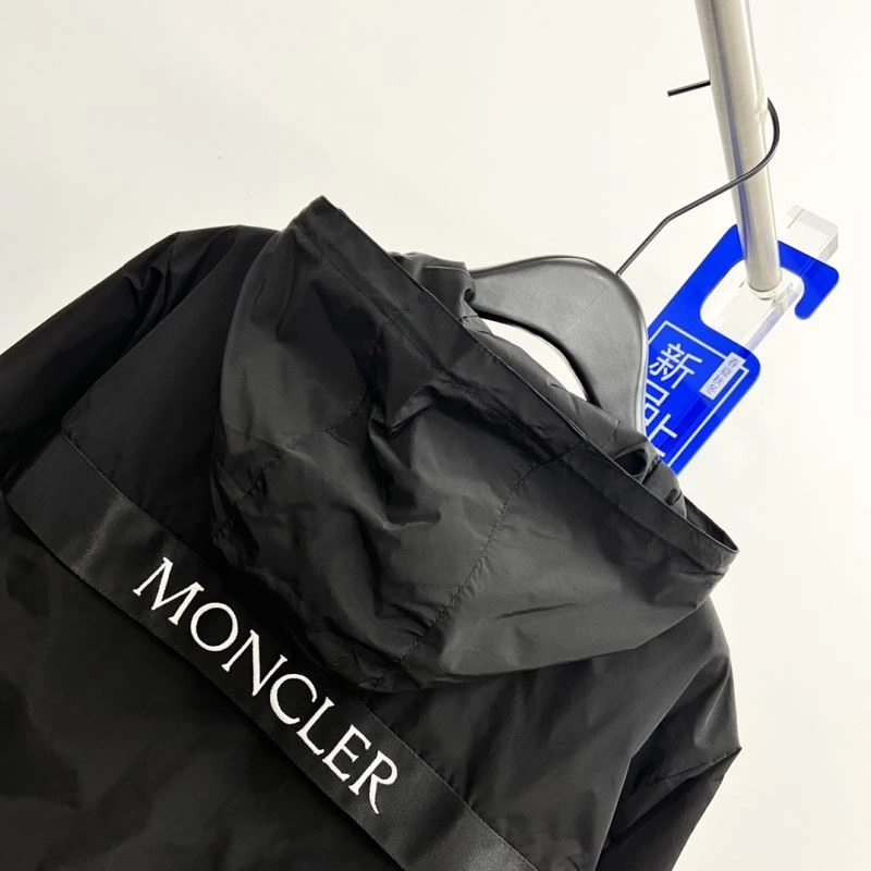 Premium Moncler Outwear 142130