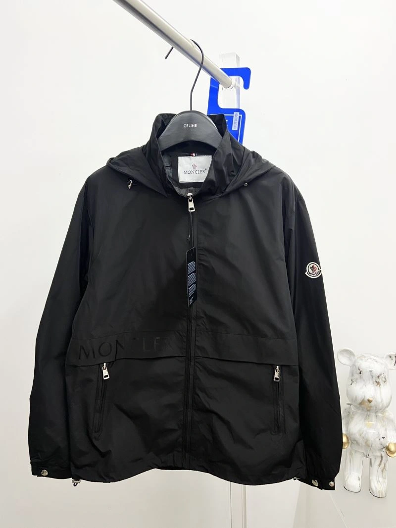 Moncler Outwear Snug 142118