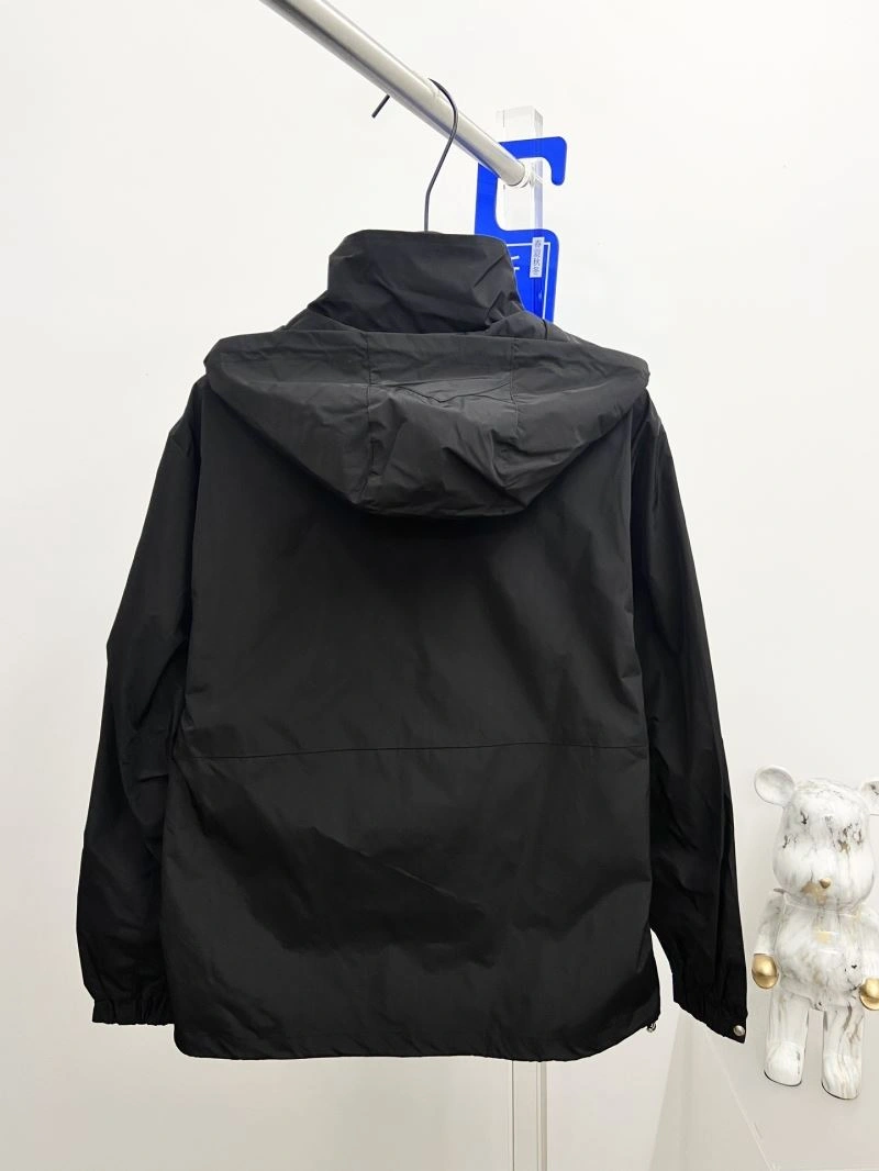 Moncler Outwear Snug 142118
