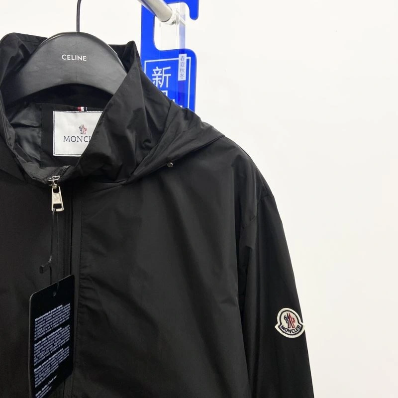 Moncler Outwear Snug 142118