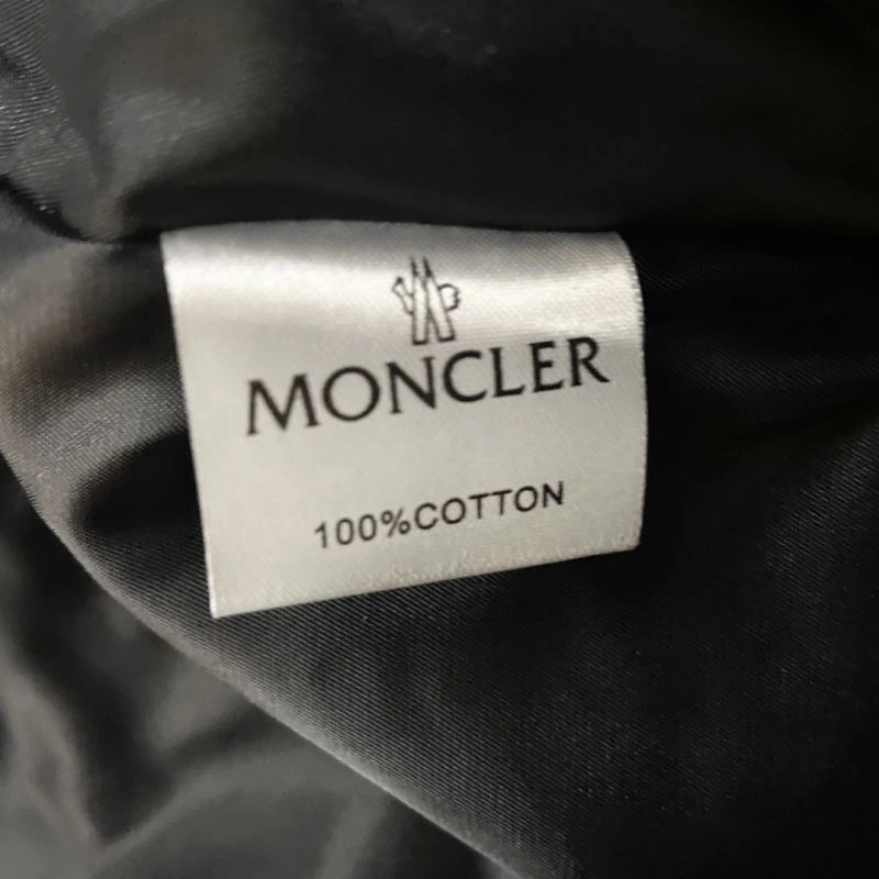 Moncler Outwear Snug 142118