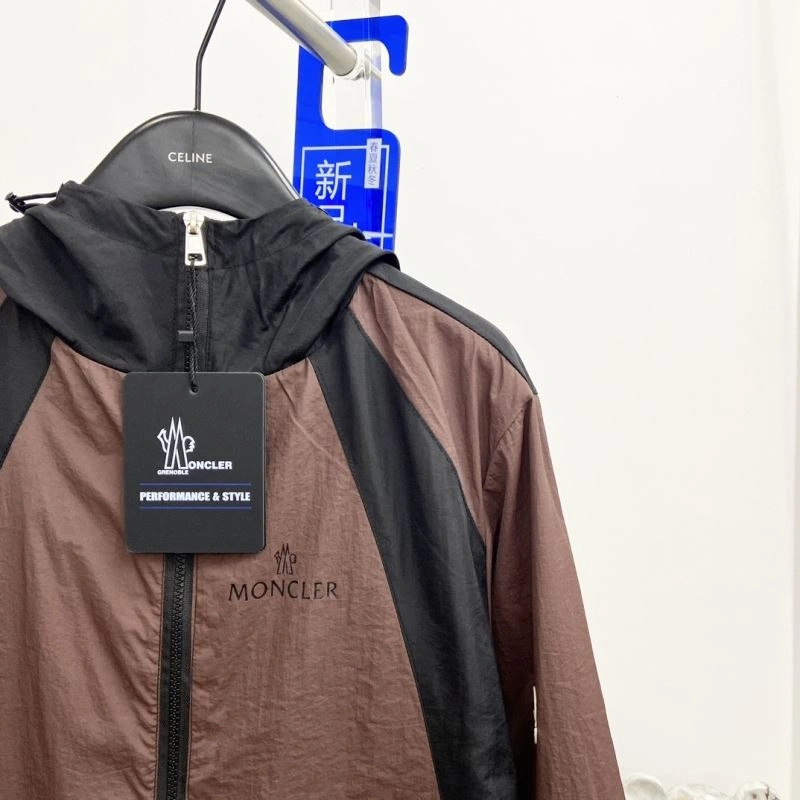 Soft Moncler Outwear 142129