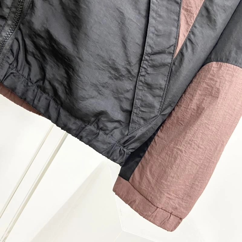Soft Moncler Outwear 142129