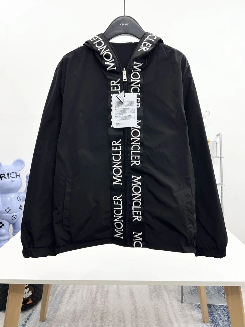 Moncler Outwear RelaxedFit 142119