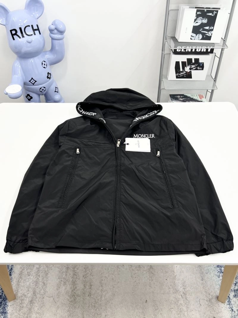 Moncler Outwear GoAnywhere 142117