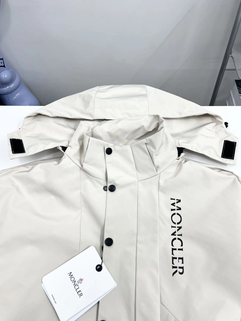 Durable Moncler Outwear 142120