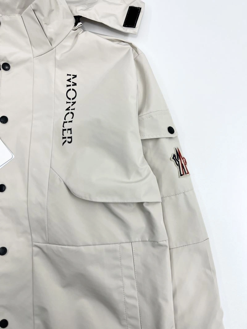 Durable Moncler Outwear 142120
