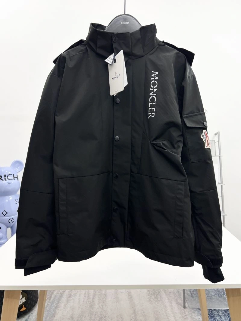 Moncler Outwear SmoothTexture 142121