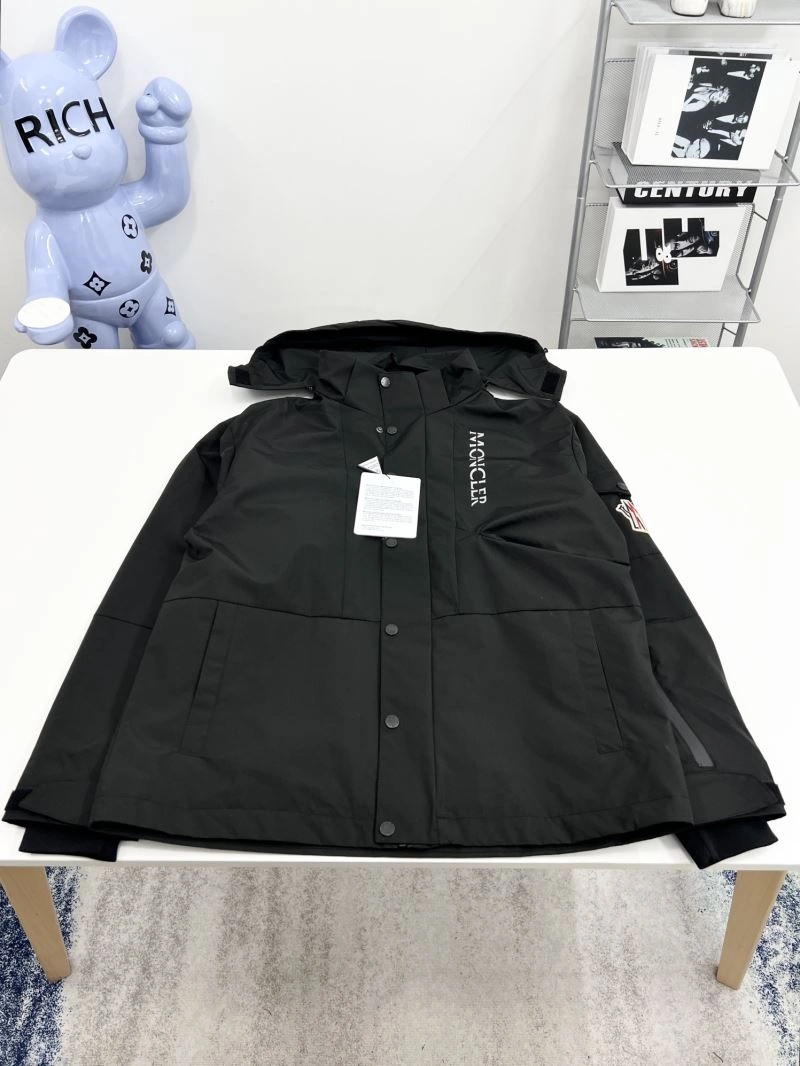 Moncler Outwear SmoothTexture 142121