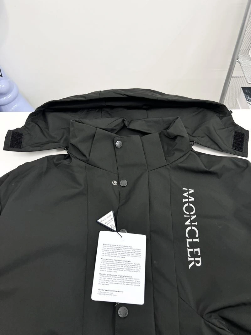 Moncler Outwear SmoothTexture 142121