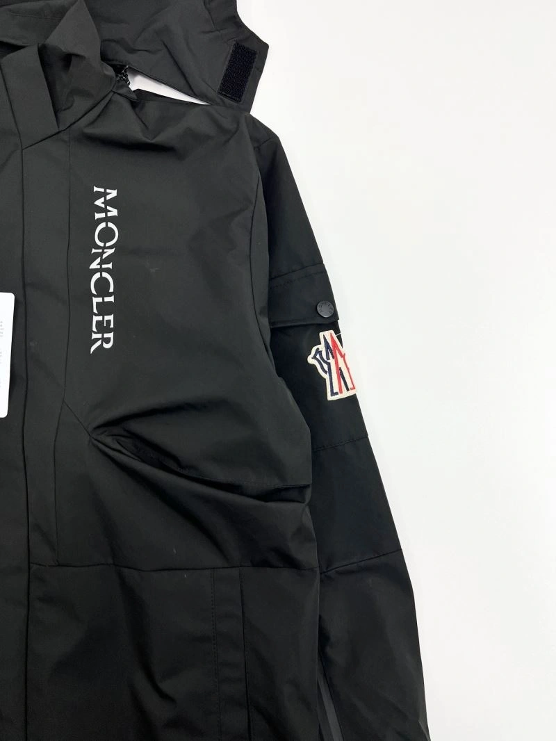 Moncler Outwear SmoothTexture 142121