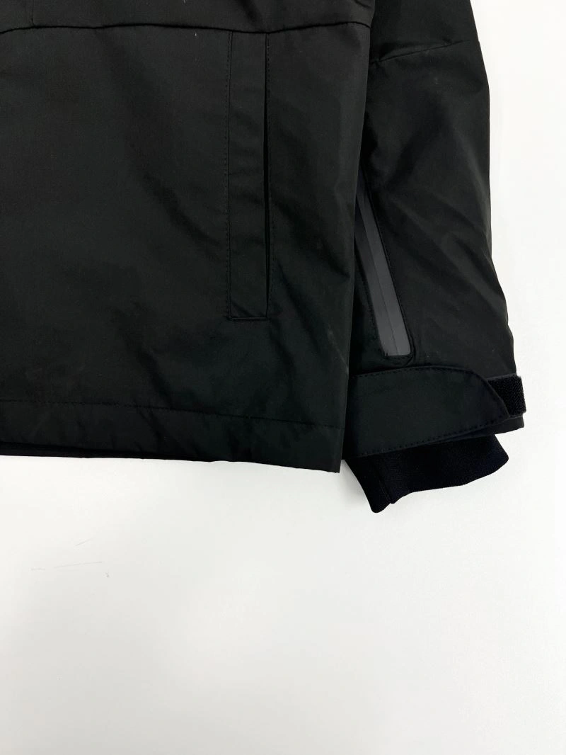 Moncler Outwear SmoothTexture 142121