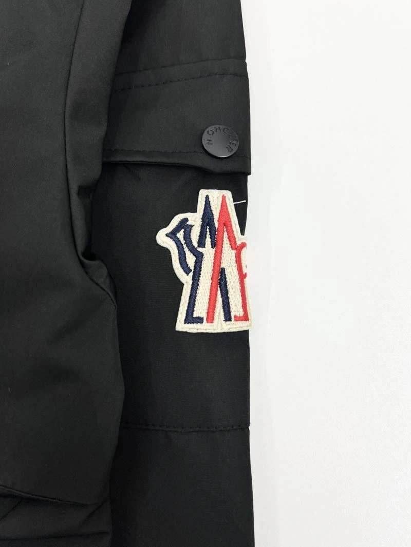 Moncler Outwear SmoothTexture 142121