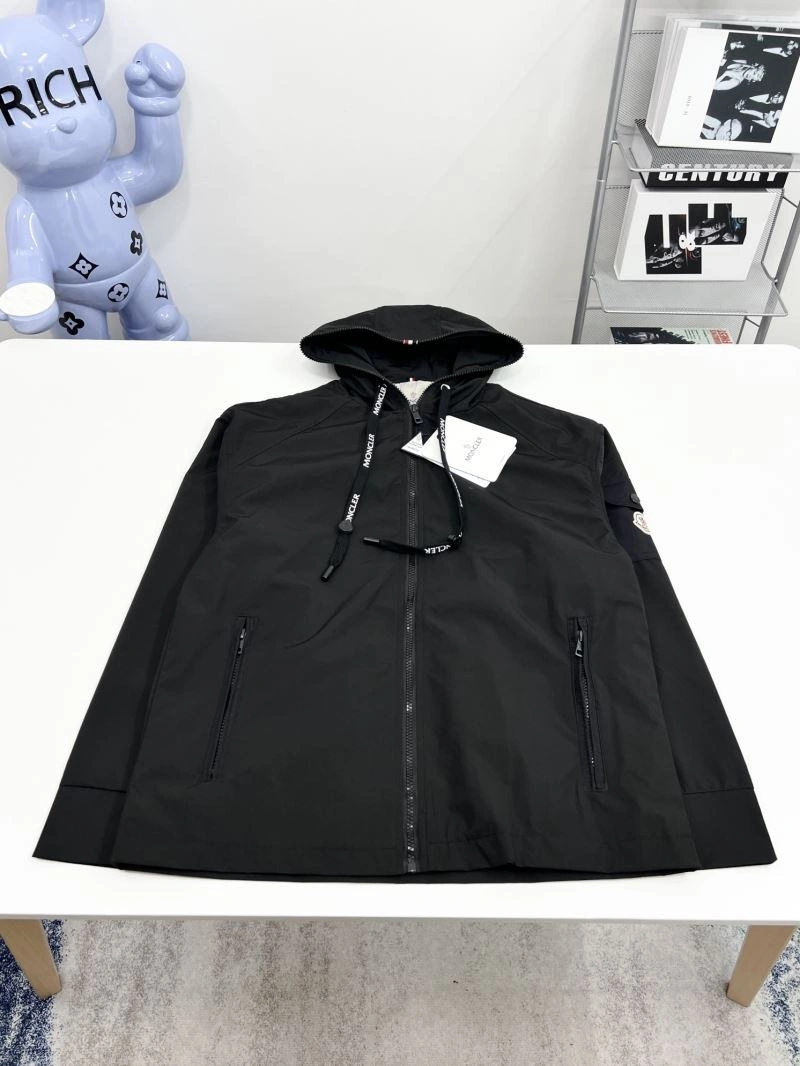 Moncler Outwear Contemporary 142122