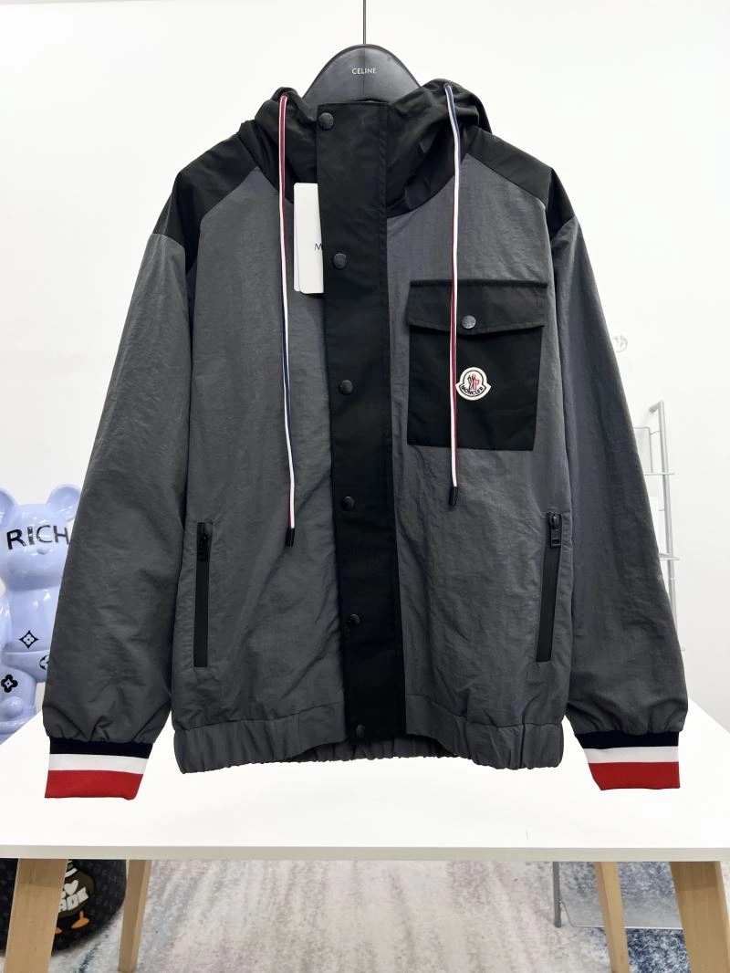 Premium Moncler Outwear 142141