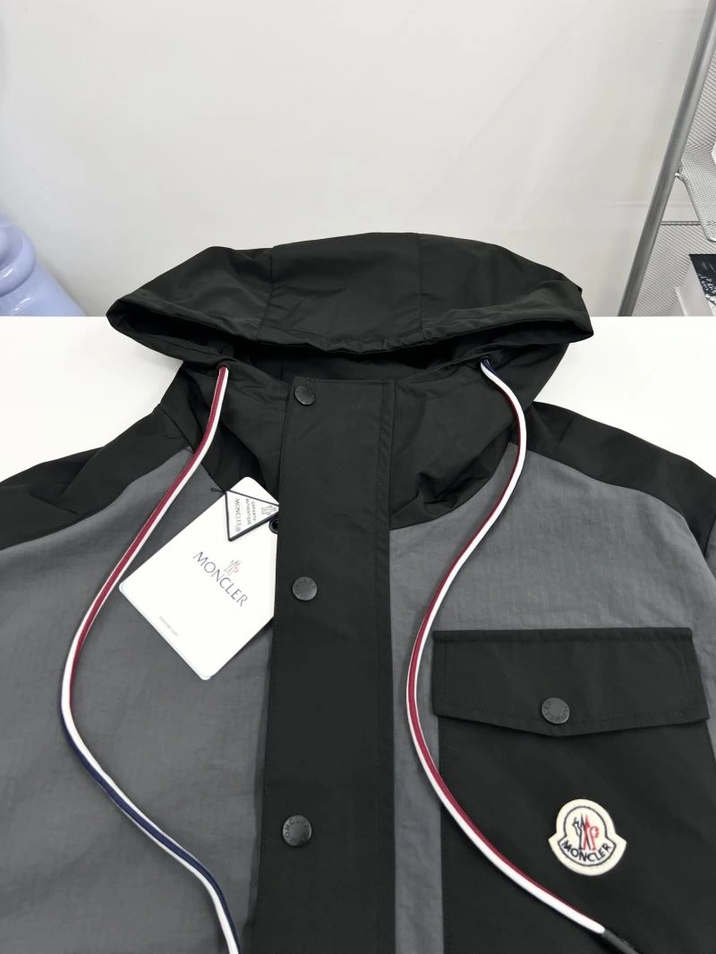 Premium Moncler Outwear 142141