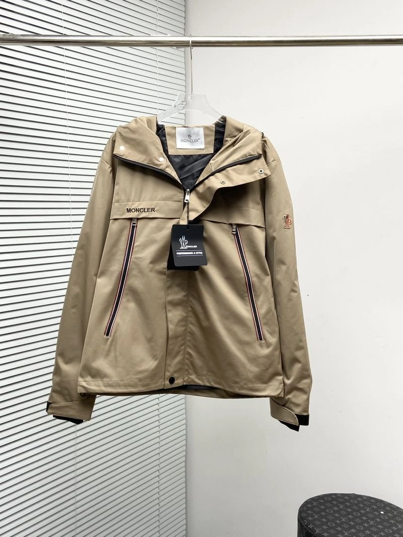 Tailored Moncler Outwear 142113