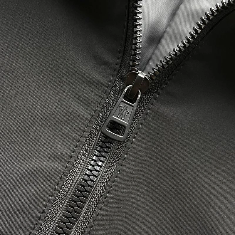 SmoothTexture Moncler Outwear 142112