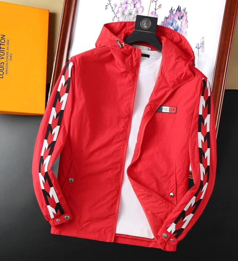 Practical Moncler Outwear 142111