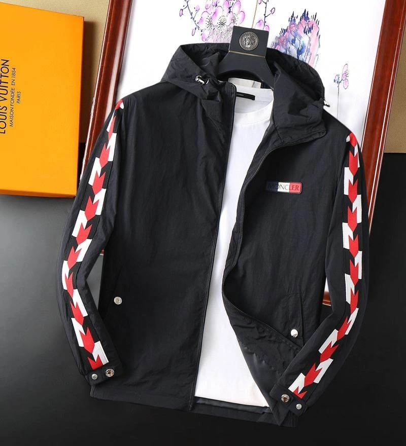Practical Moncler Outwear 142111