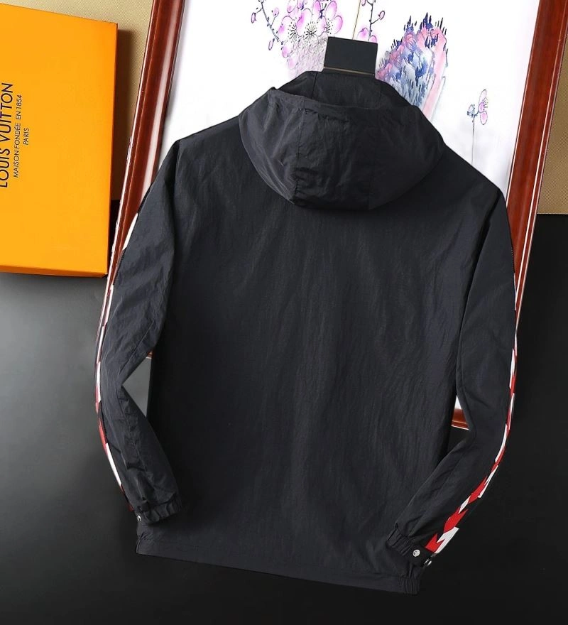 Practical Moncler Outwear 142111
