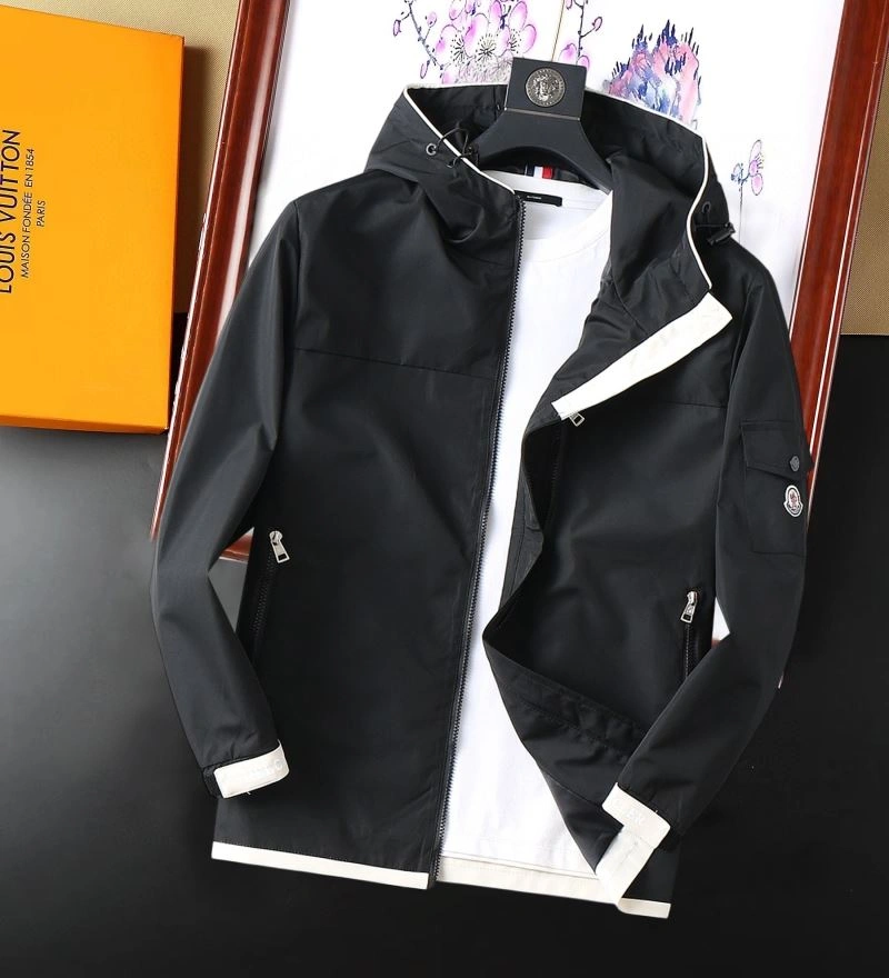 Stylish Moncler Outwear 142110