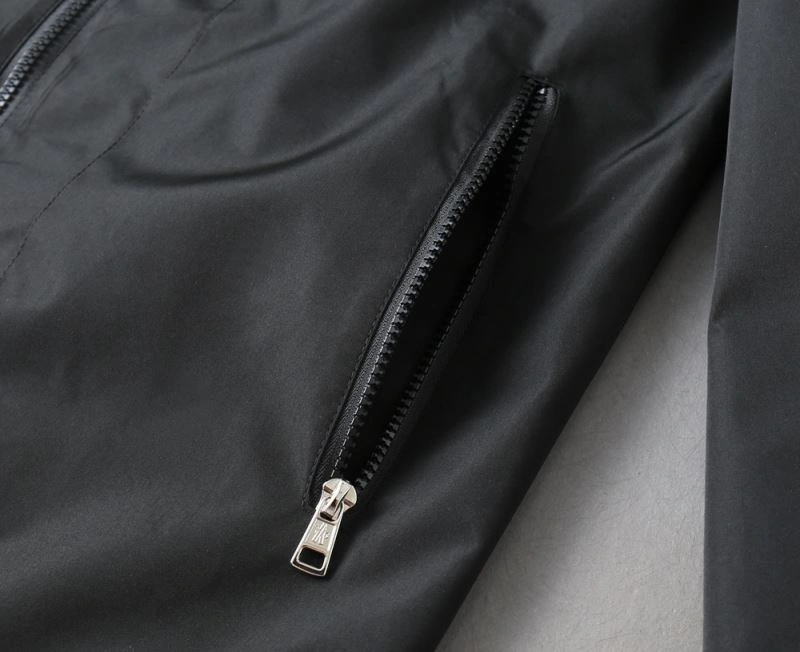 Stylish Moncler Outwear 142110
