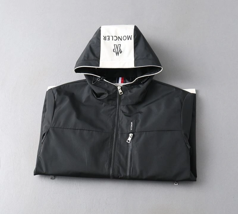 Stylish Moncler Outwear 142110